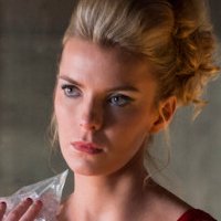 Betty Gilpin Nude