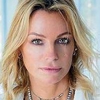 Caroline Neron Nude
