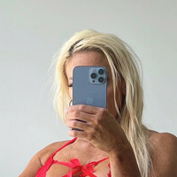 CoachLoni Nude