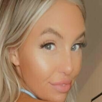 cousinskissing Nude