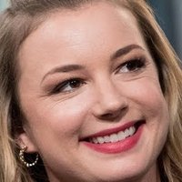 Emily VanCamp Nude