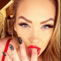 Faye Delphine Meztelen