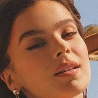 Haile Steinfeld Nude