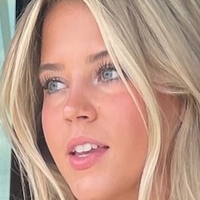 Iza Leslie Nude
