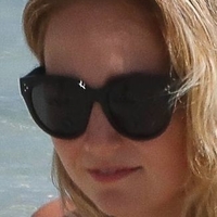 Kelly Weekers Nude