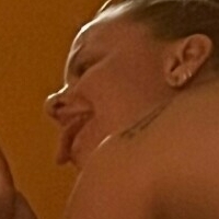 Krisizal9688 Nude