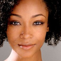 Yaya DaCosta Nude