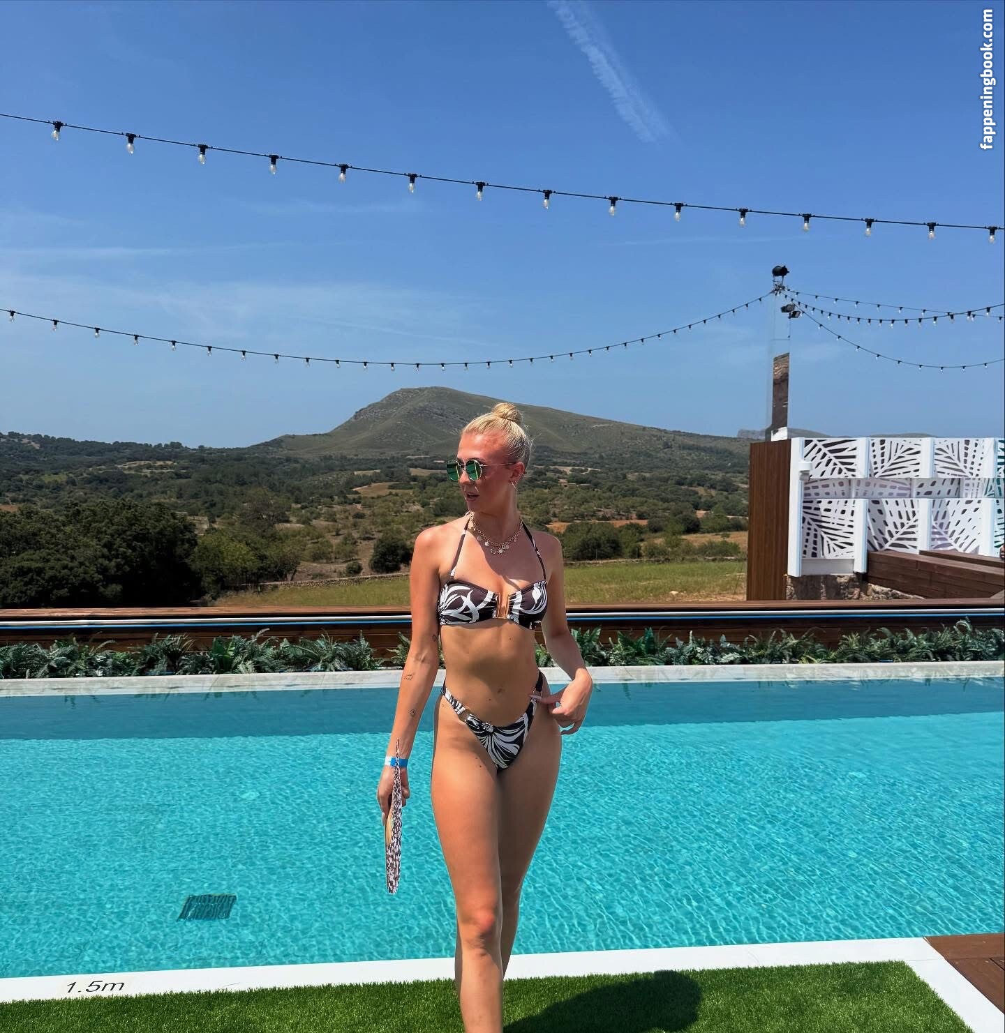 Emily Wallbank Nude